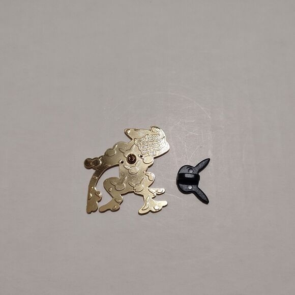 Pokemon Frogadier Enamel Pin Official Nintendo Collectible Lapel Badge Figure - Picture 3 of 3